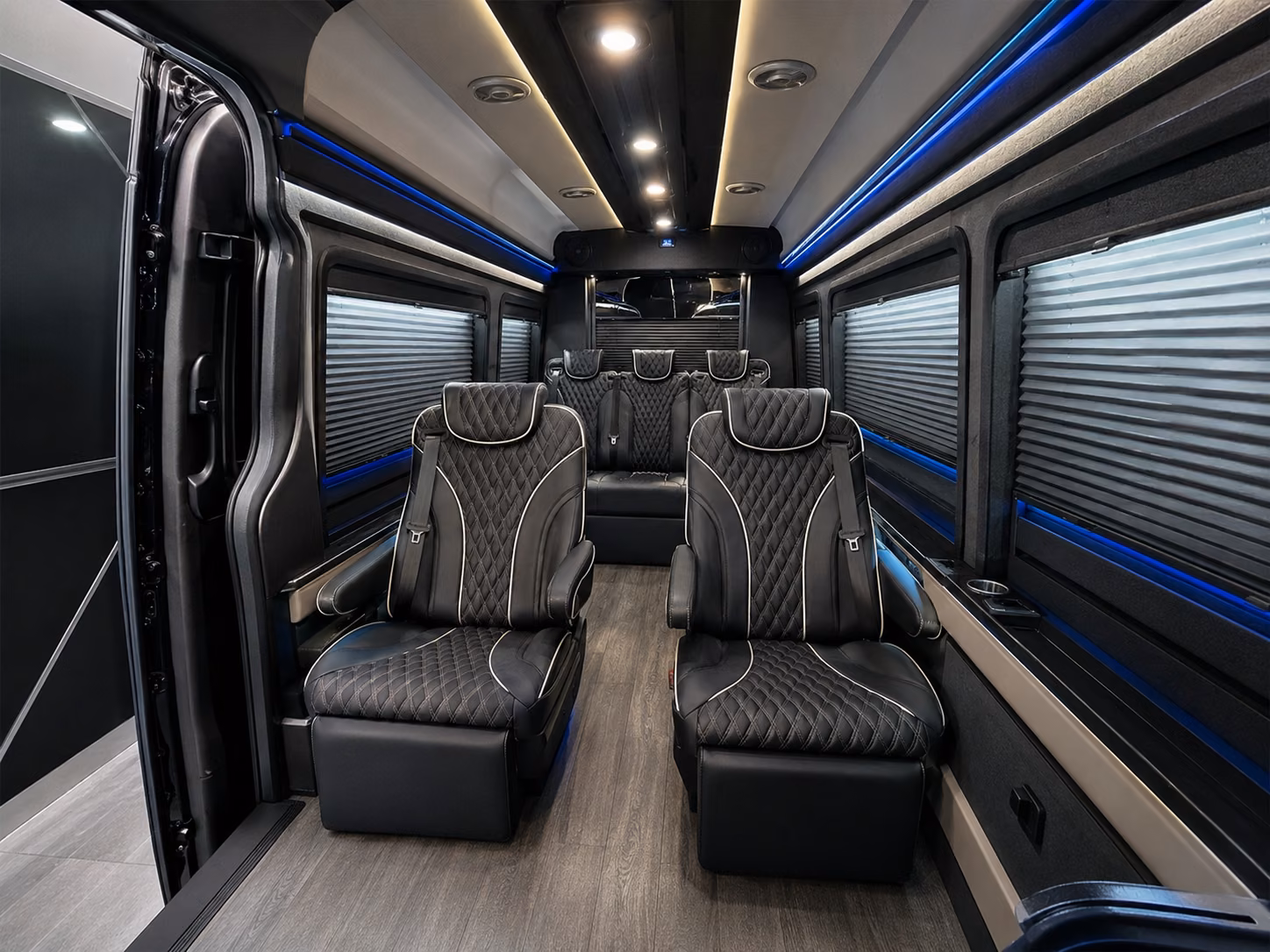 rochester international airport bus rentals from woodbury